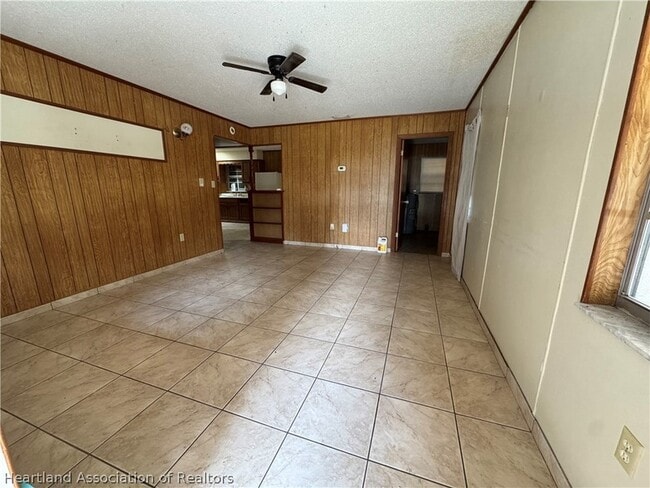 Building Photo - 307 N Lake Reedy Blvd