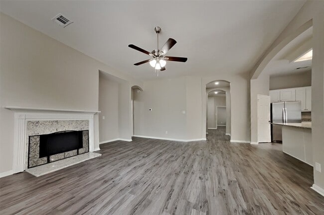 Foto del edificio - 2606 Spring Chase Dr