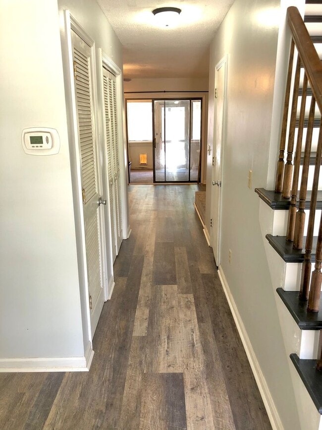 Building Photo - Available 9/15. Beautifully Remodeled Town...