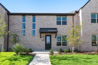 Building Photo - 1204 Eureka Spgs St