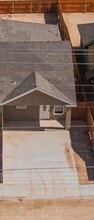 Building Photo - 1014 N Eva Ave
