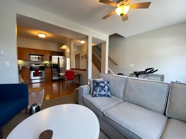 Foto del edificio - 2302 Flagstone Ln