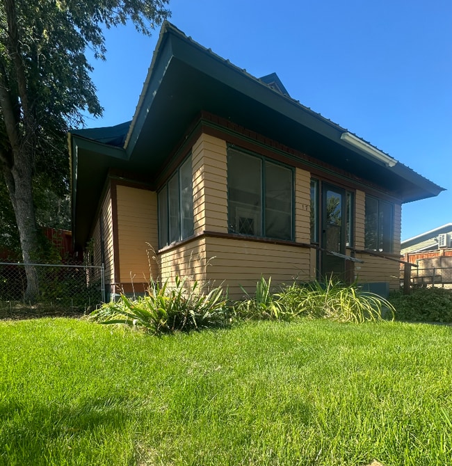 Building Photo - 217 3rd St W