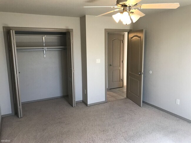 Building Photo - 2 br, 2 bath Triplex - 1501 25th Street B