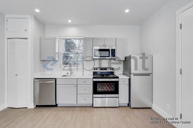Building Photo - 1559 9th Ave