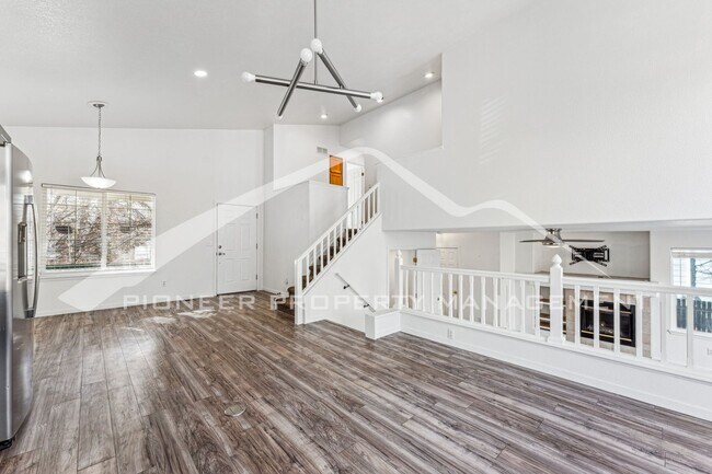 Foto del edificio - Spacious Home with Fenced Yard and Washer/Dryer