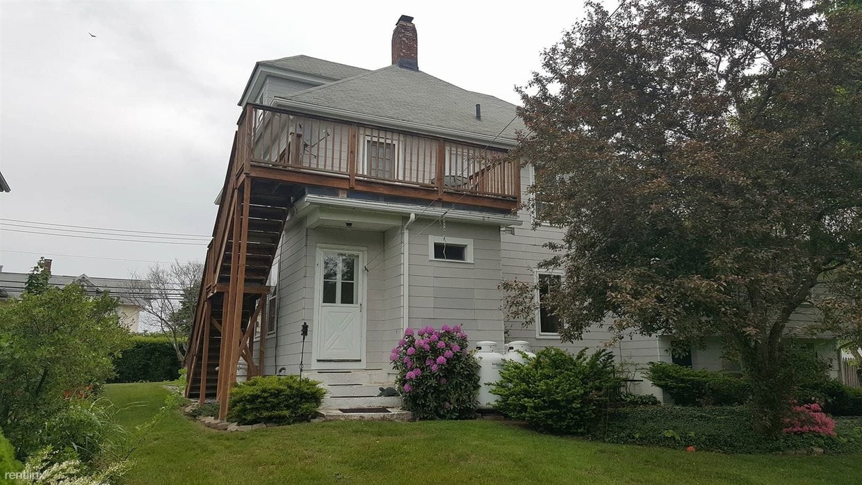 365 Buckingham St, Watertown, CT 06779 Apartment for Rent in