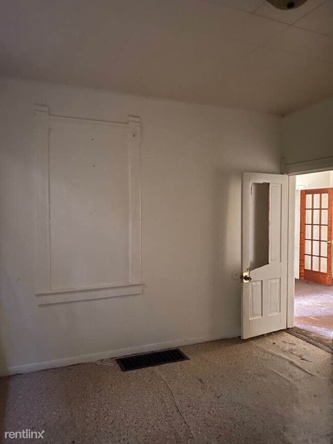 Foto del edificio - 3 br, 1 bath House - 1030 South Shelley St...