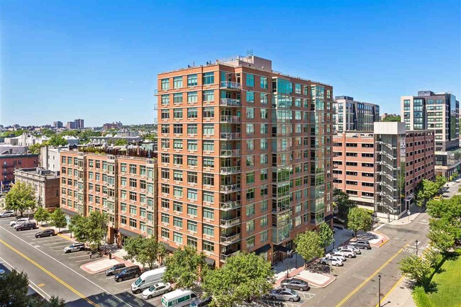 Building Photo - 1450 Washington St