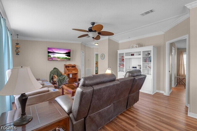 Building Photo - 701 Coral Dr