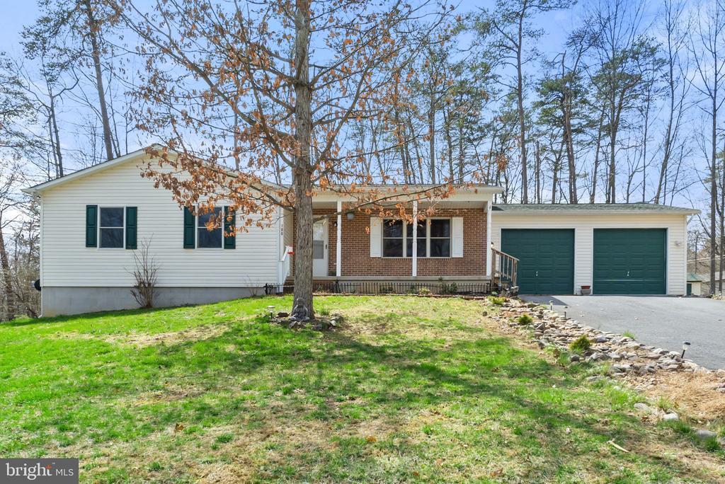 Primary Photo - 100 Woodlands Ln