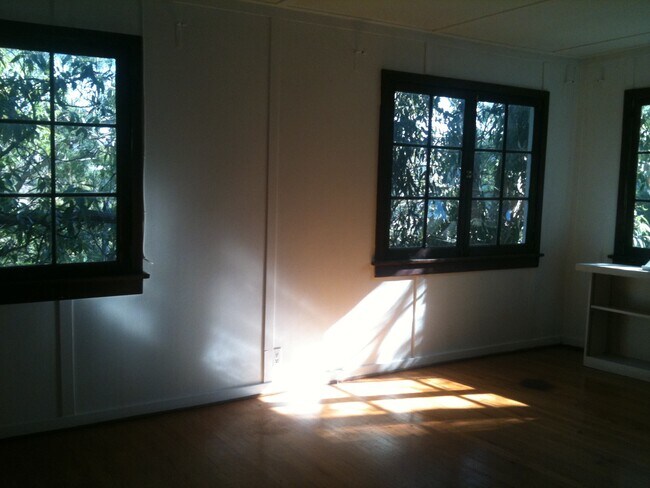 East side of living room - 2337 Merrywood Dr