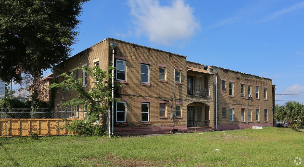 Building Photo - 1715 Boulevard St