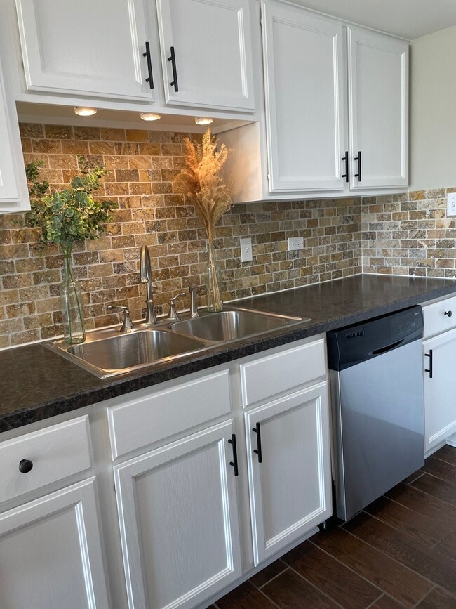 Galley Kitchen (All New Appliances) (1st floor) - 16414 Brementowne Rd