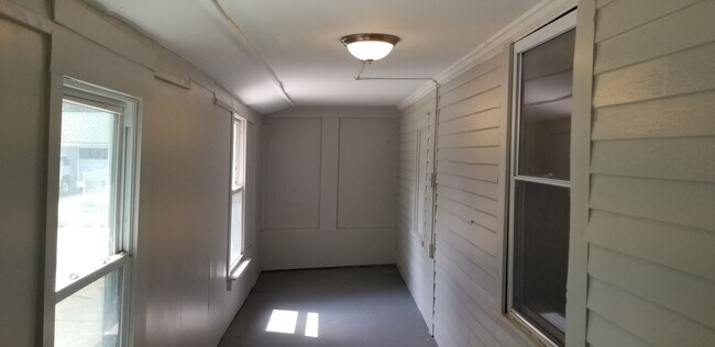 Foto del edificio - 4023 Valley Rd