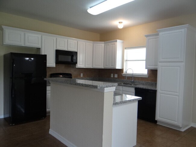 Foto del edificio - Beautiful Home for Lease in Denham Springs