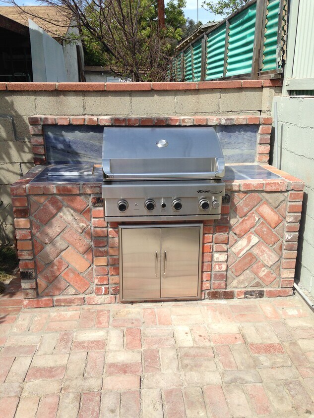 Brick / Marble BBQ - 1916 Jones Ave