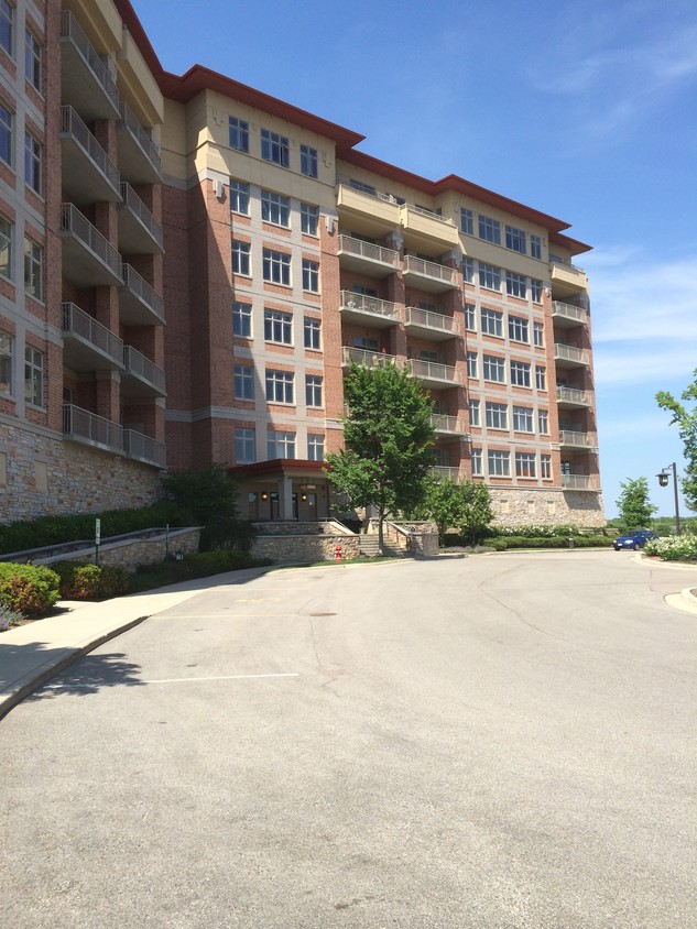 Building 100 - 100 Prairie Park Dr