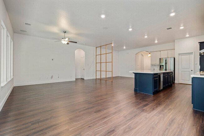 Building Photo - 2021 Capriccio Dr