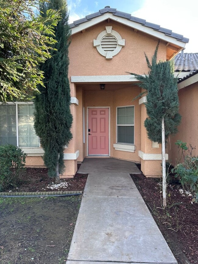 Building Photo - 615 New Zealand Dr