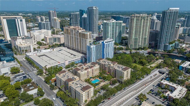 Foto del edificio - 520 SE 5 Ave