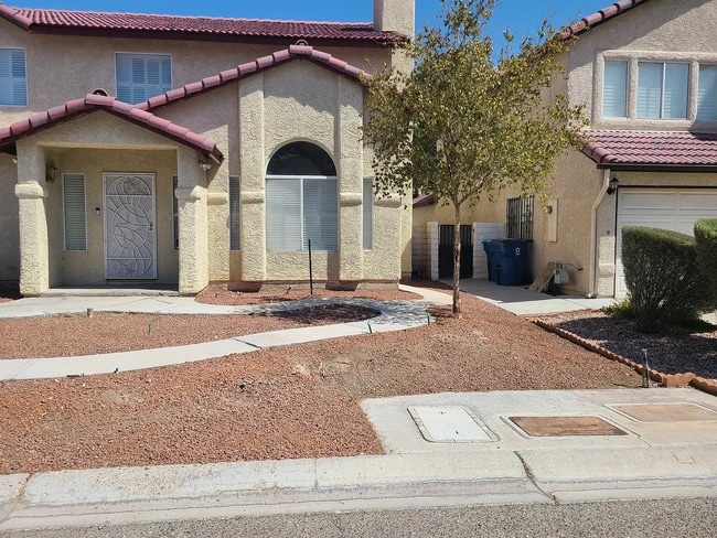 Front of house - 3052 Carlotta Cir