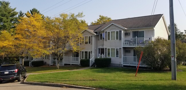 Building Photo - 385 Cross St