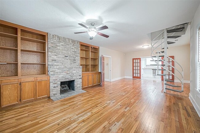 Building Photo - 707 Peden St