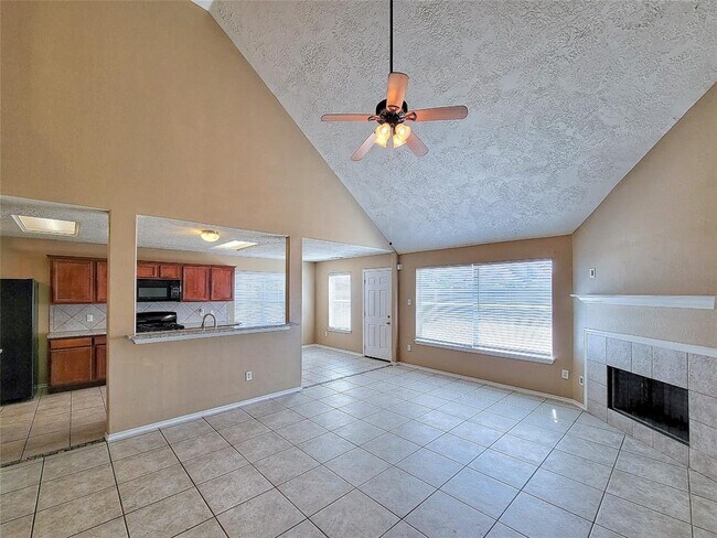 Foto del edificio - 6443 Bright Falls Ln