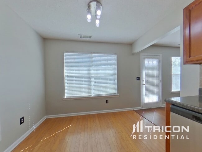 Building Photo - 6985 Borowood Ln