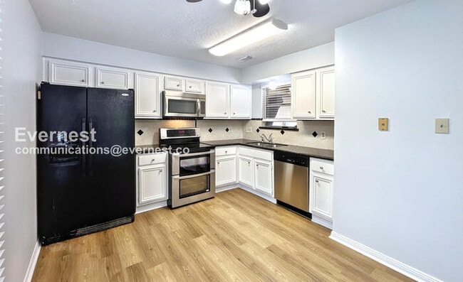 Foto del edificio - 8534 Dawnridge Dr