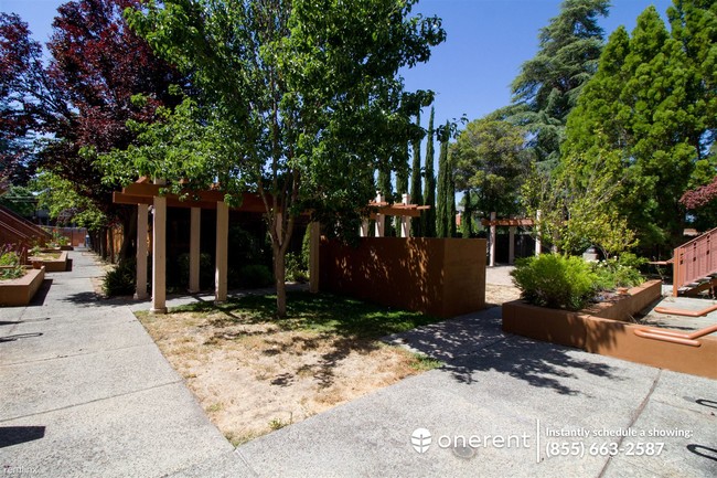 Building Photo - 4159 El Camino Way