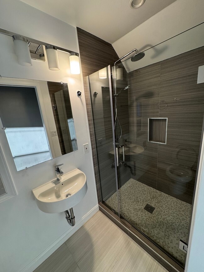 Bathroom - 1645 Hyde St