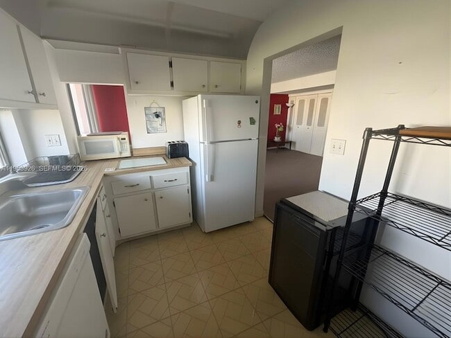 Photo - 17021 N Bay Rd Apartment