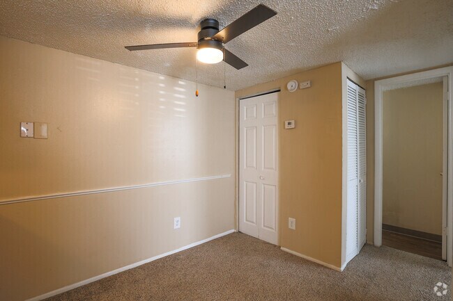 1HAB, 1BA - 600 ft² - Hearth Hollow