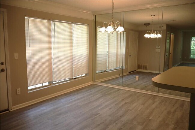 Building Photo - 308 Mill Pond Ct SE