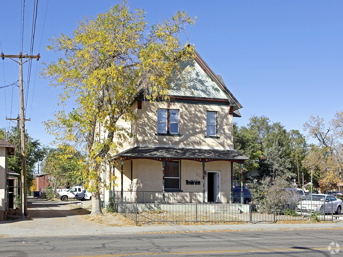 Building Photo - 813 N Grand Ave