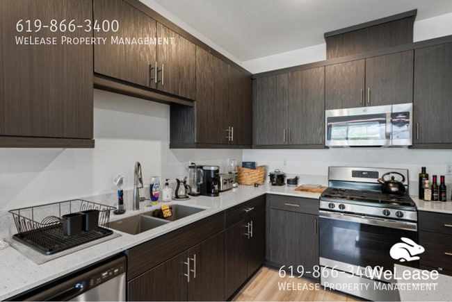 Building Photo - 35152 Grove Trl