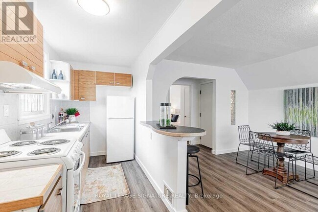 Building Photo - 179 Clonmore Dr