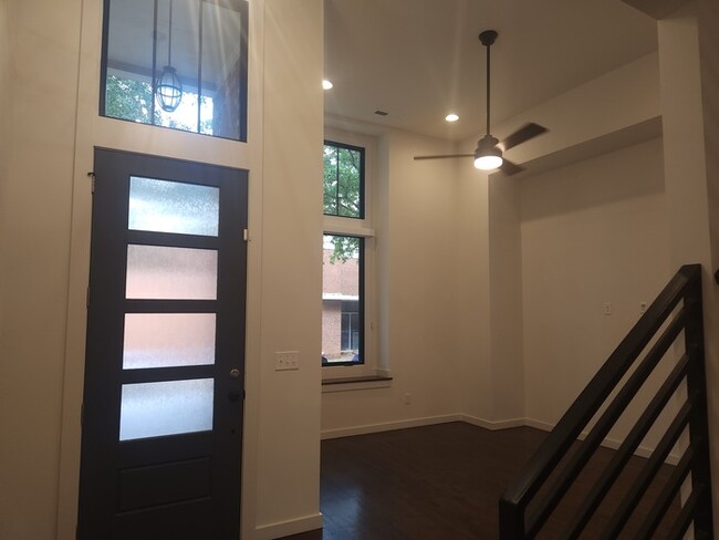 Foto del edificio - Modern Brownstone 3 Bedrooms, 3.5 Baths lo...