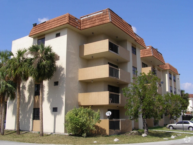 Building Photo - Garden Lake Towers