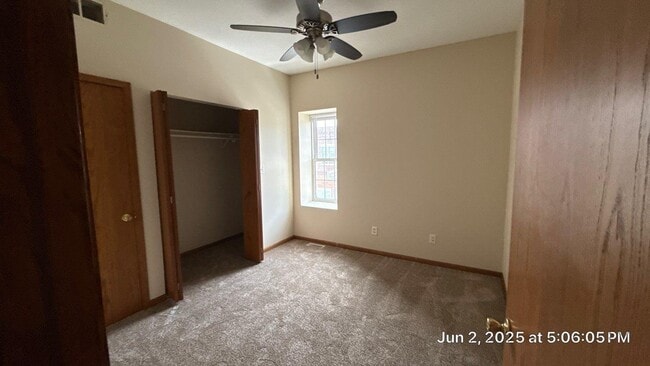 Building Photo - 512 Moen Ave