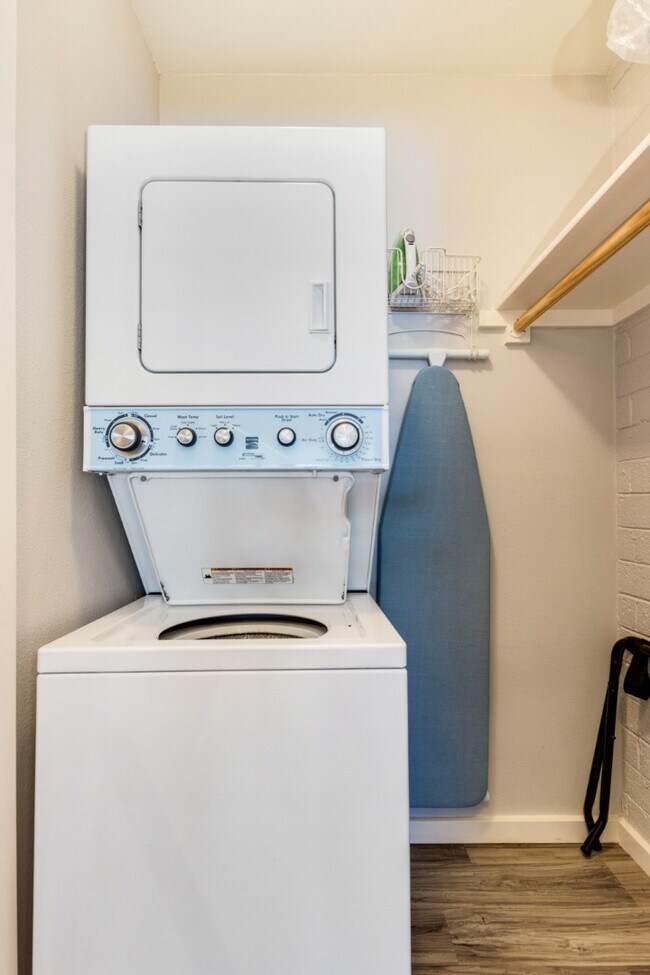 Foto del edificio - Charming Studio Oasis in the Heart of Temp...