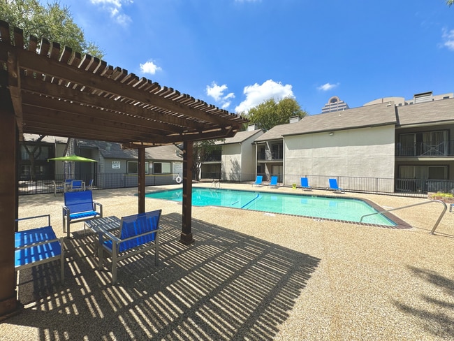 Building Photo - Suncrest