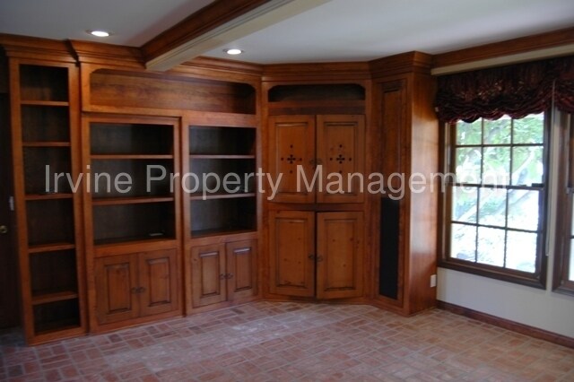 Building Photo - 13101 Cottonwood Dr
