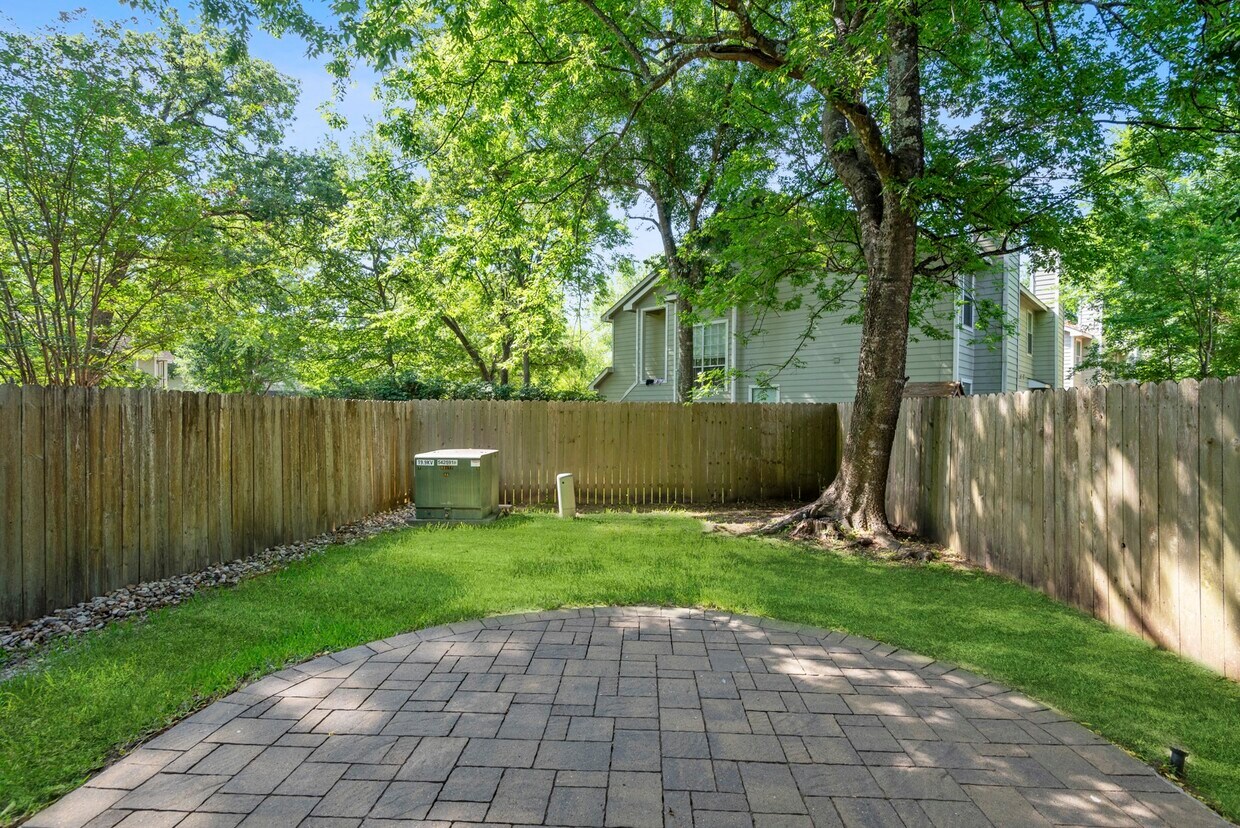 Primary Photo - 35 N Walden Elms Cir