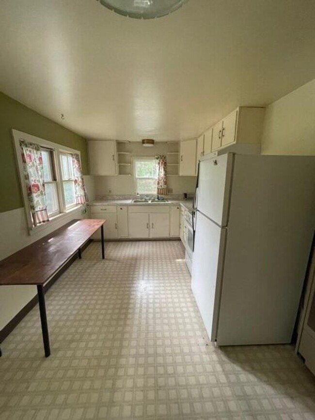 Foto del edificio - Three Bedrooms on West 2nd Ave