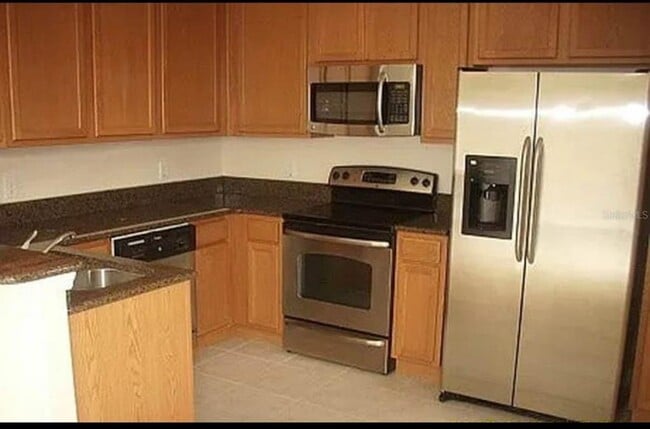 Building Photo - 1042 La Mirada Ct