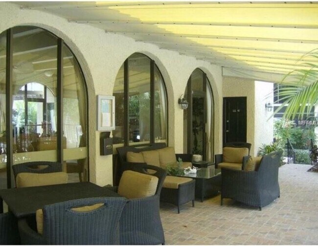 Building Photo - 2/1 Condo in South Tampa