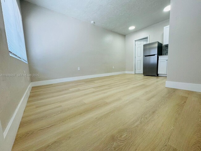 Building Photo - 2940 W Flagler St